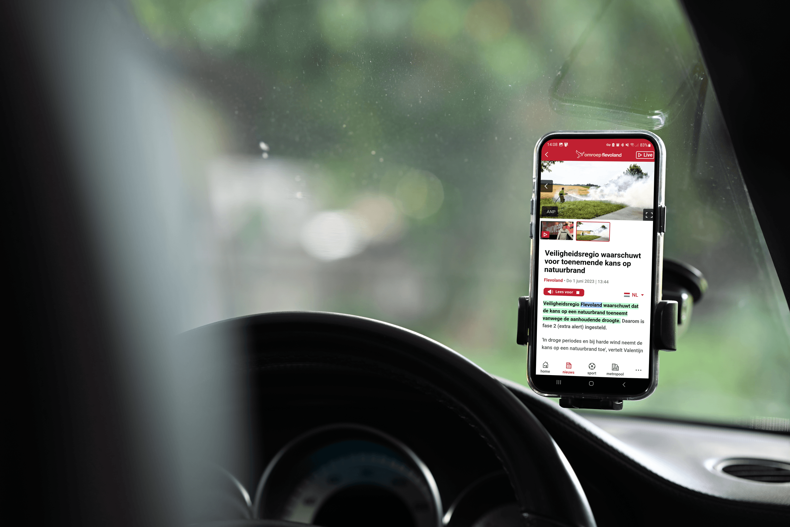 Auto Smartphone Omroep Flevoland min