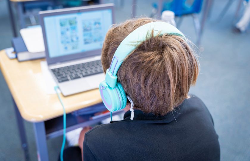 Text to Speech in College Classes: Reviewing the Research