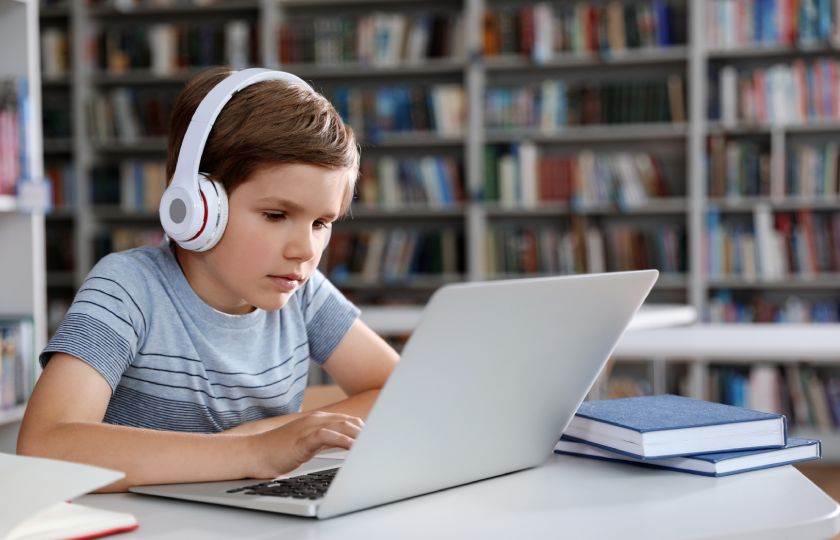 Read-Along Technology and Other Resources for Struggling Readers